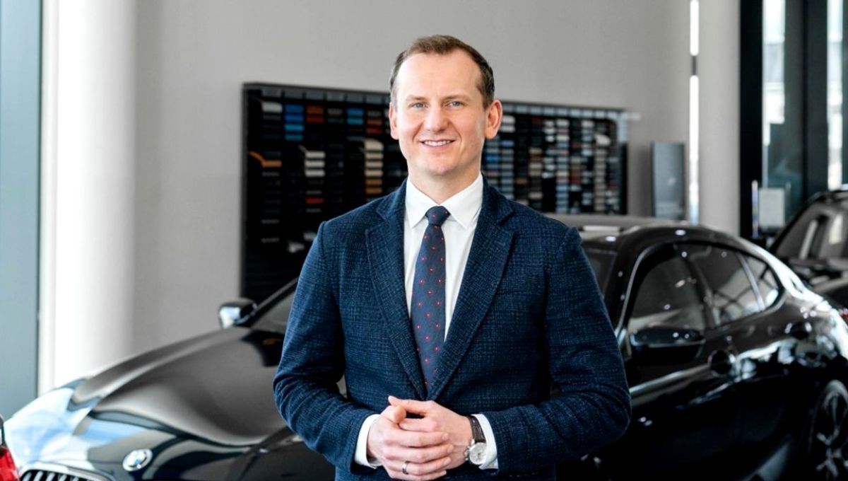 Paweł Ząbek Dyrektor Działu Handlowego