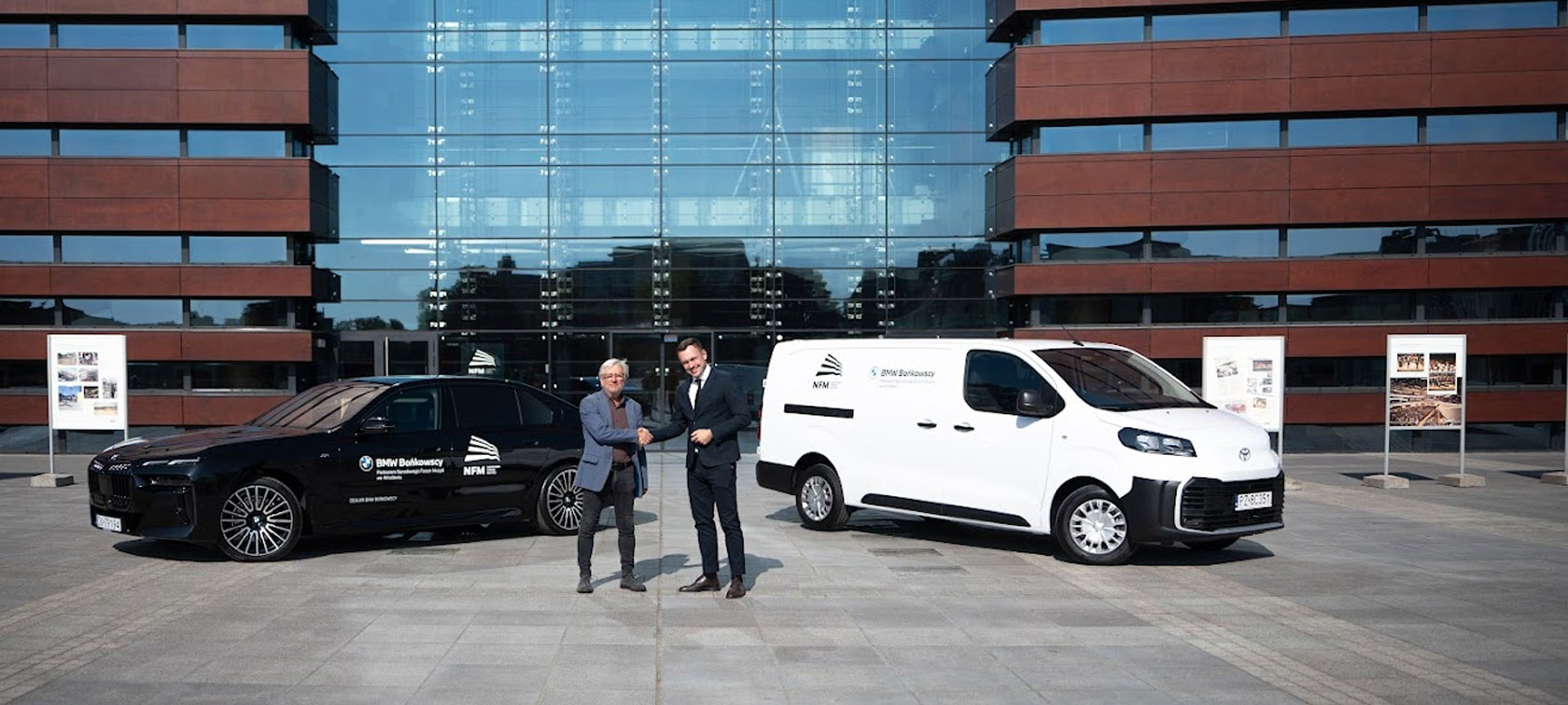 Salon Dealera BMW Bońkowscy Wrocław - Kultura i sztuka w harmonii z biznesem