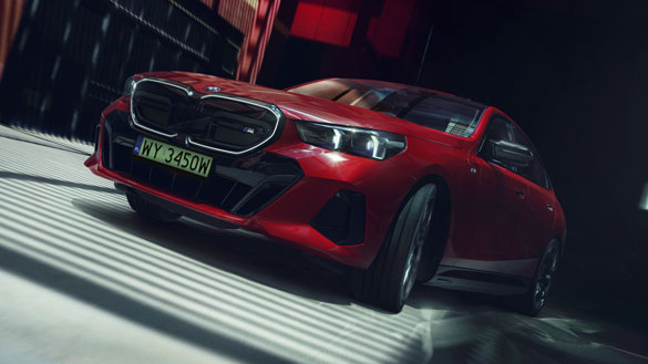 Oferta nowych samochodów BMW gotowych do odbioru, czerwone BMW